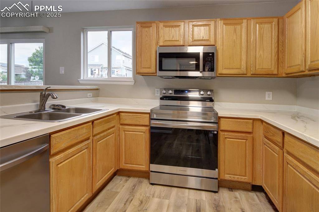 Colorado Springs, CO 80922,5424 Thresher LN