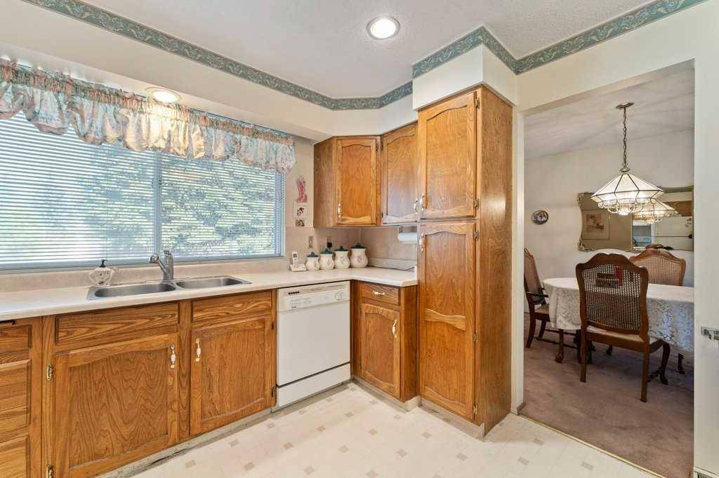 Calgary, AB T2W1N5,980 Canaveral CRES SW