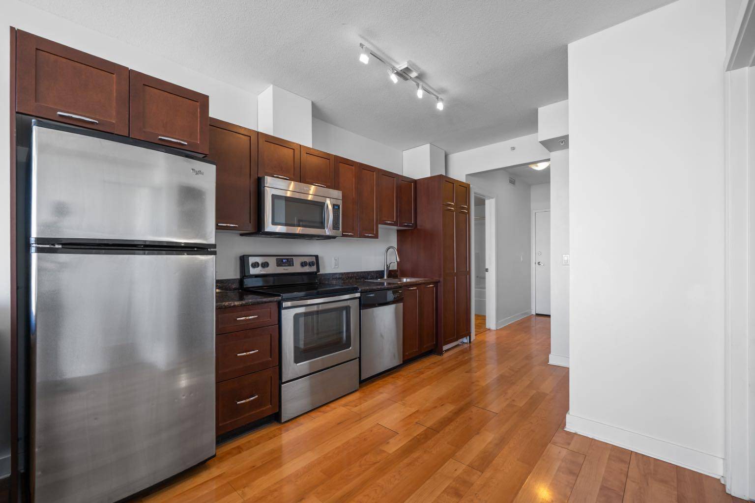 Calgary, AB T2L 2L5,3820 Brentwood RD NW #803