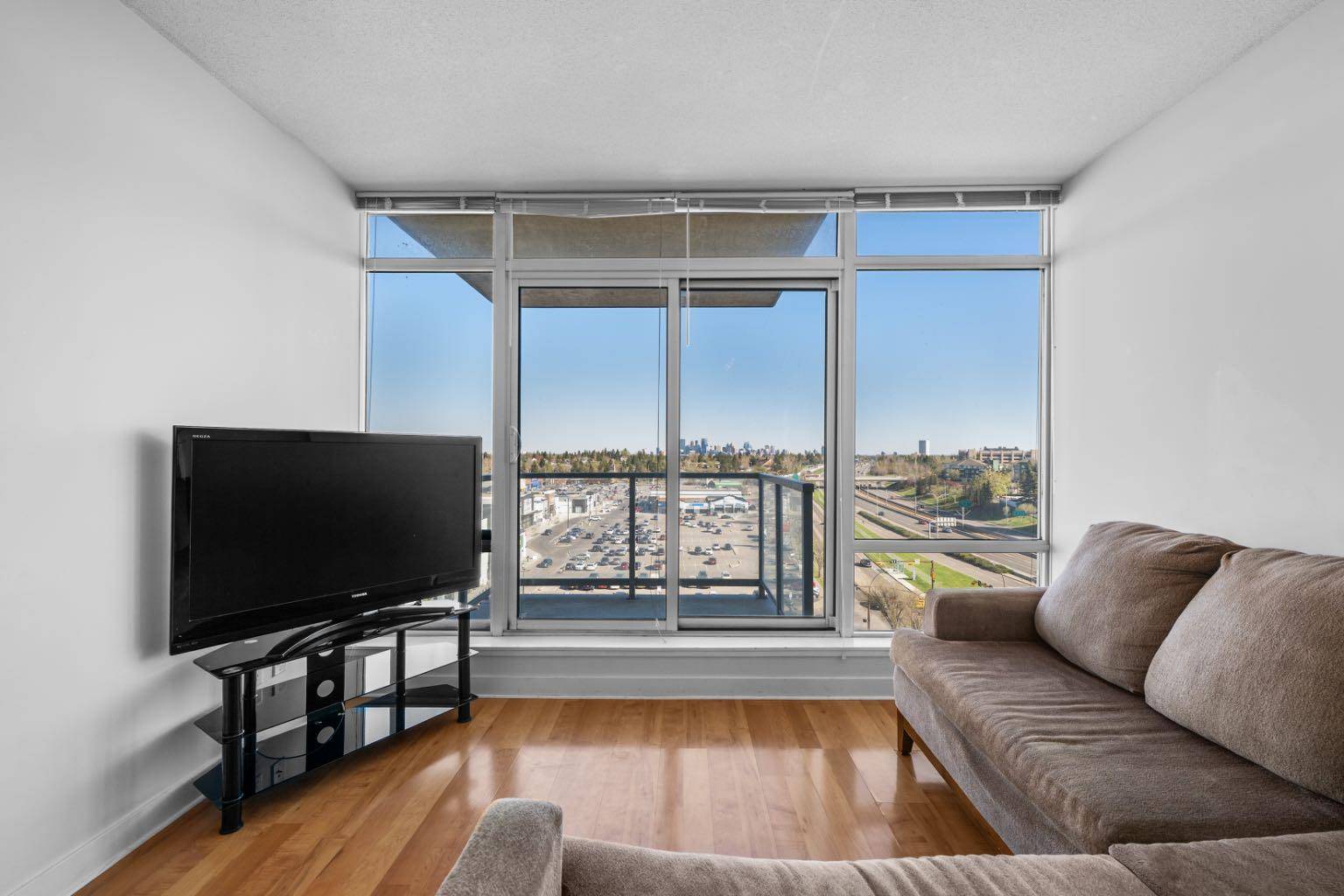 Calgary, AB T2L 2L5,3820 Brentwood RD NW #803
