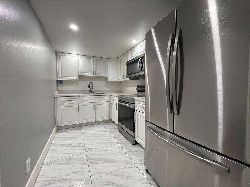 Fort Lauderdale, FL 33351,3700 N Pine Island Rd #209