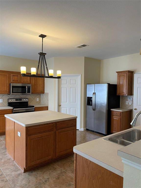 Mckinney, TX 75072,905 Inland Lane