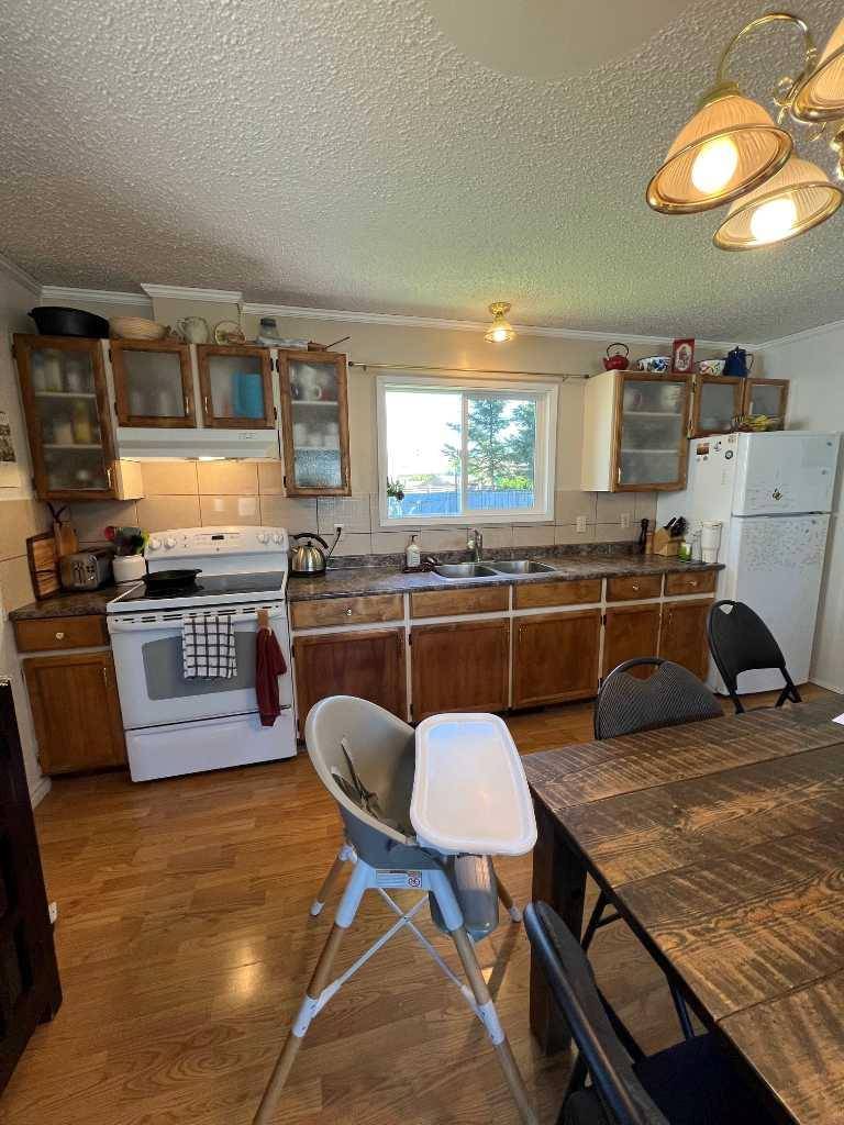 Hythe, AB T0H 2C0,10304 105th ST