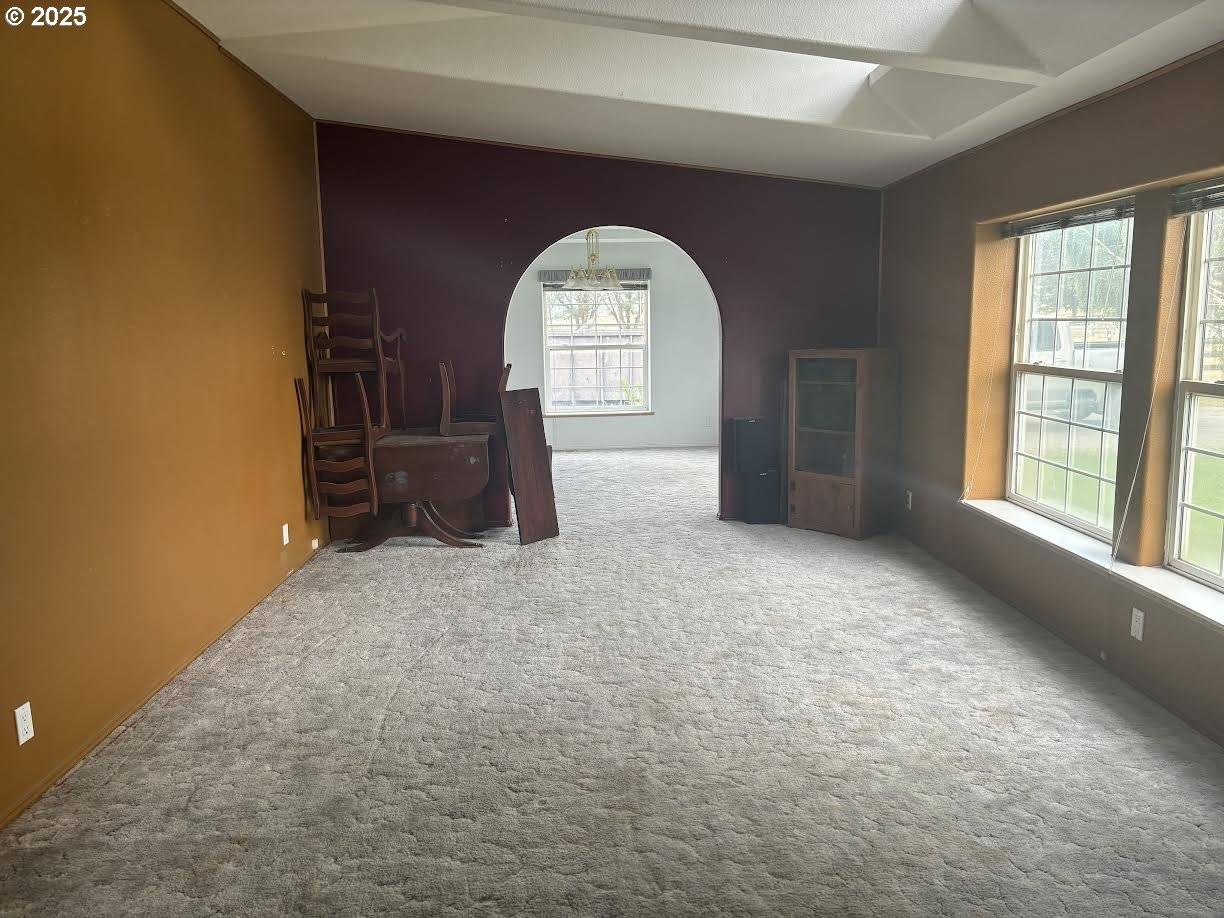 La Grande, OR 97850,63411 BOND LN