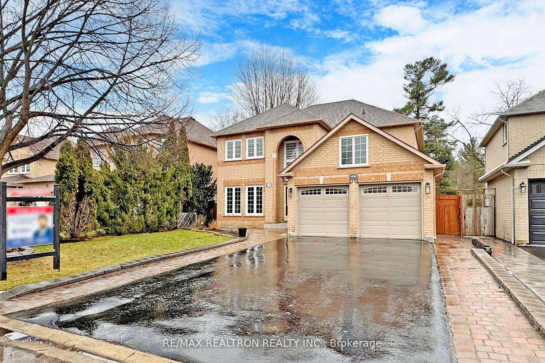 Pickering, ON L1X 2T8,1139 Gossamer DR