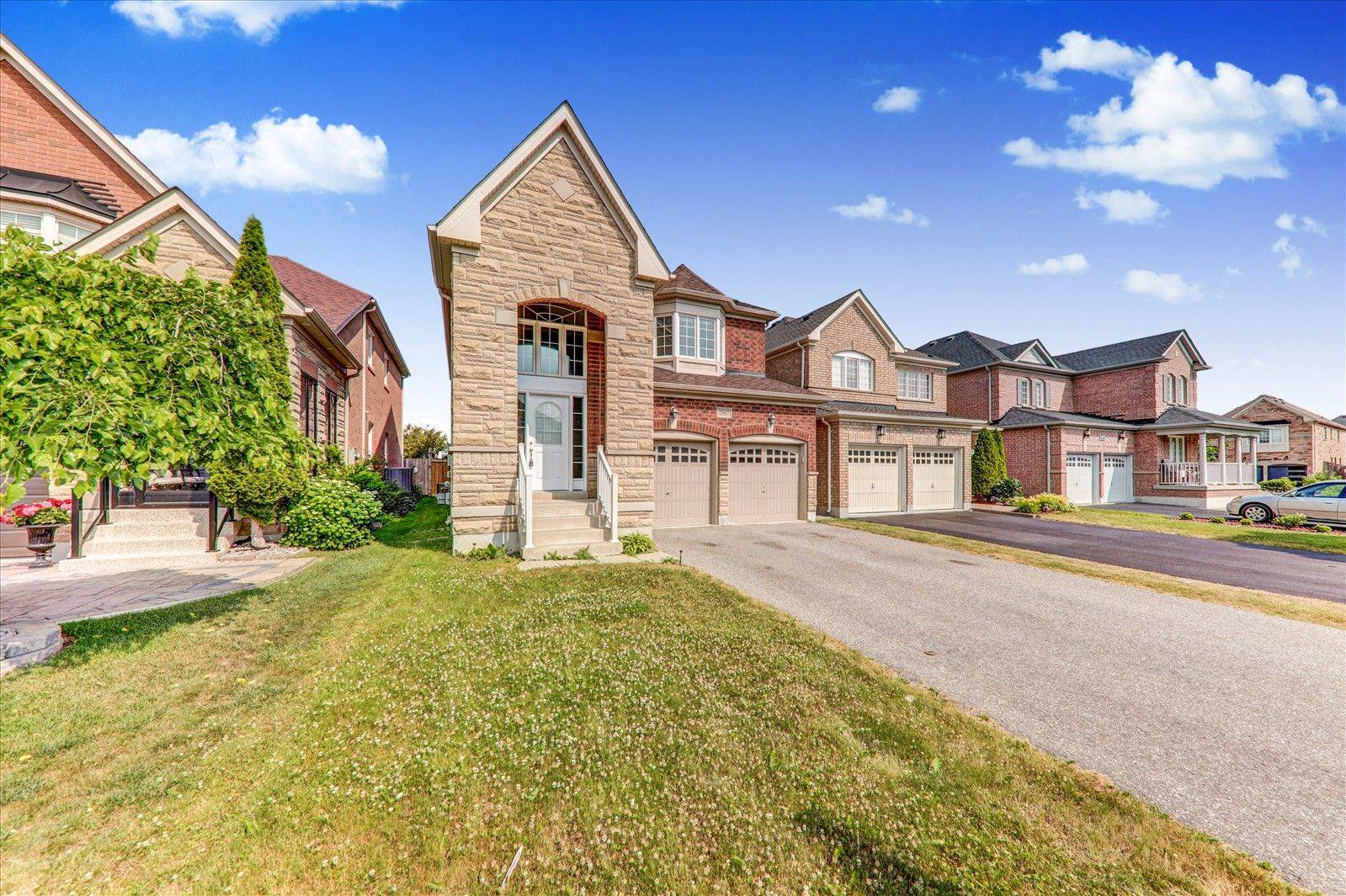 Oshawa, ON L1K 0L2,1567 Frolis ST