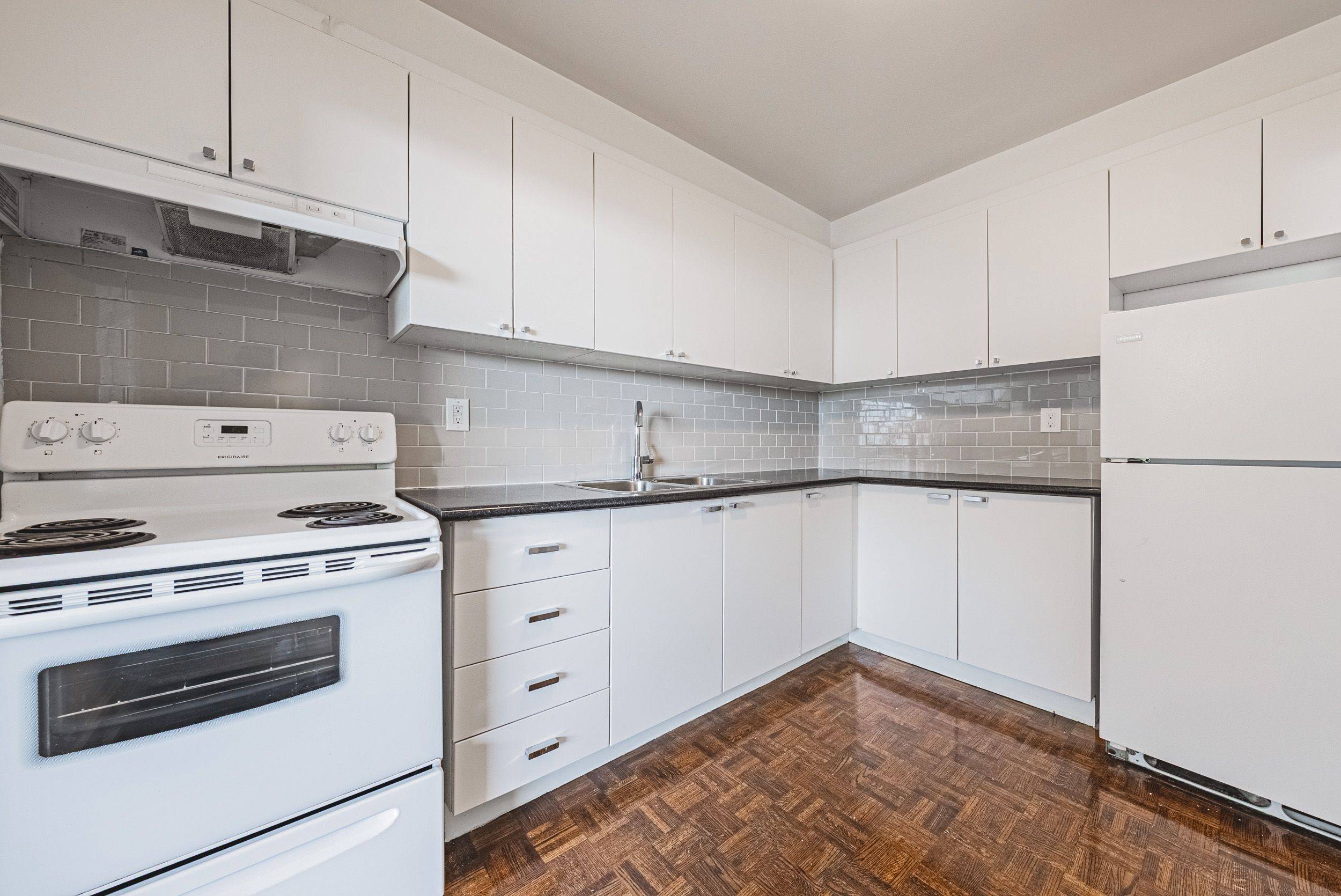 Toronto W04, ON M6B 4B4,370 Ridelle AVE #2106