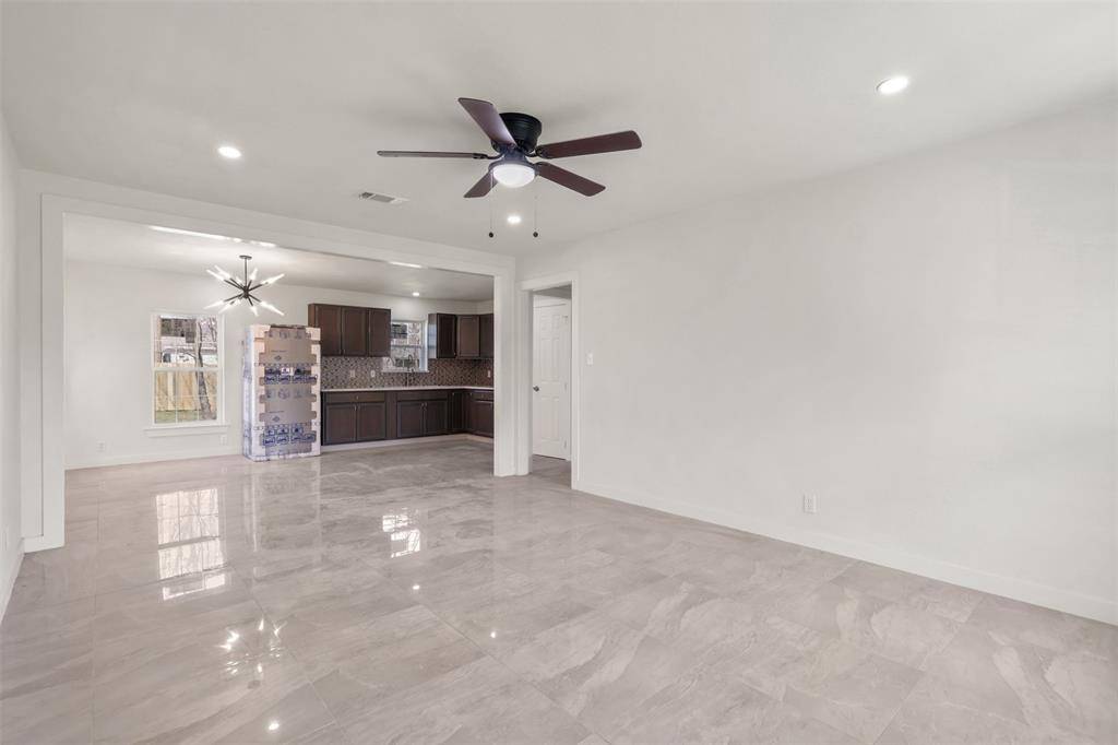 Haltom City, TX 76117,5109 Roxie Street