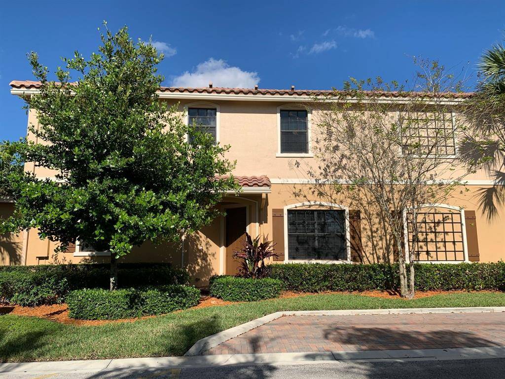 Plantation, FL 33326,128 W Riverwalk Cir