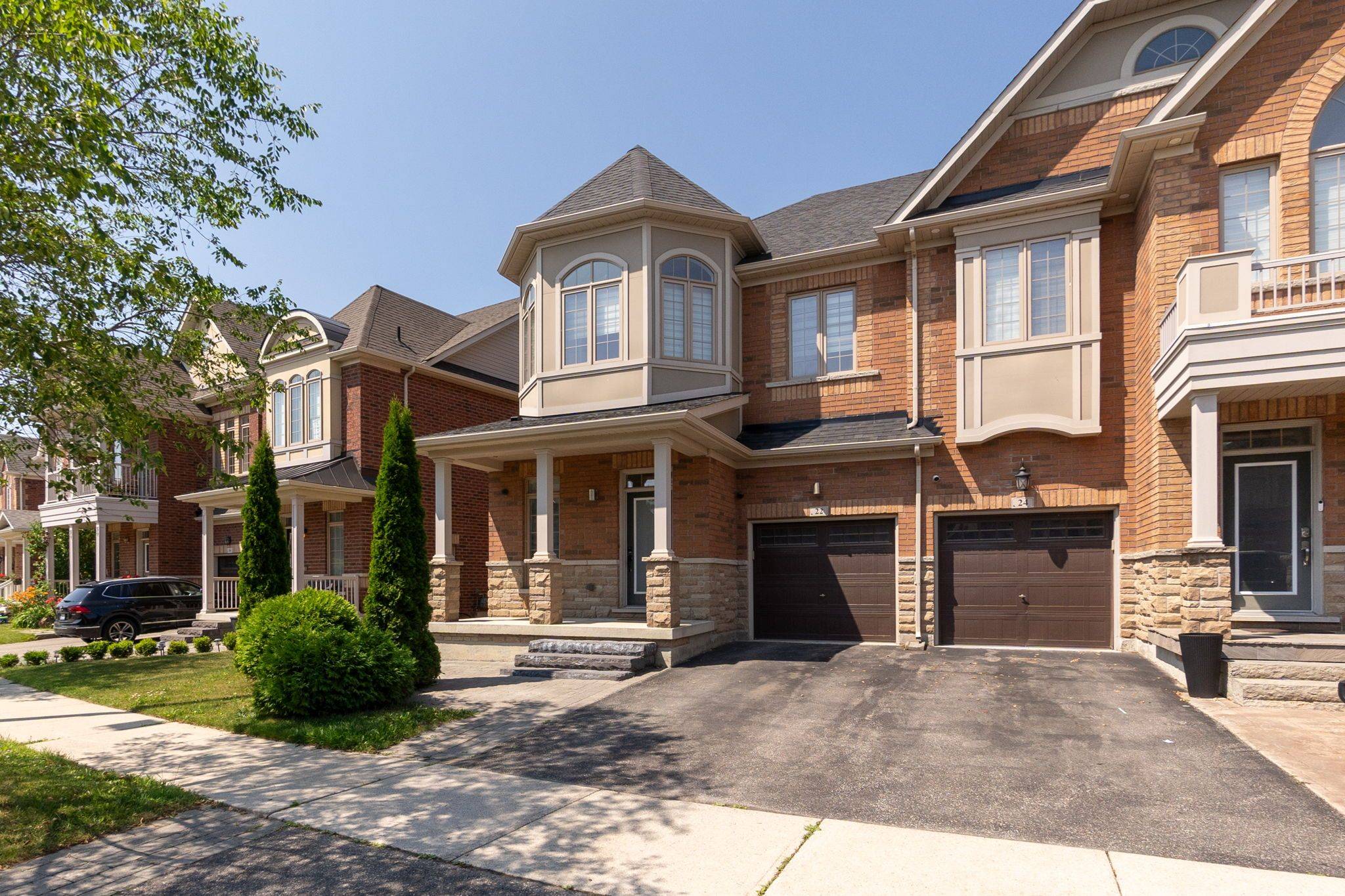 Vaughan, ON L4H 3Y5,22 Killington AVE