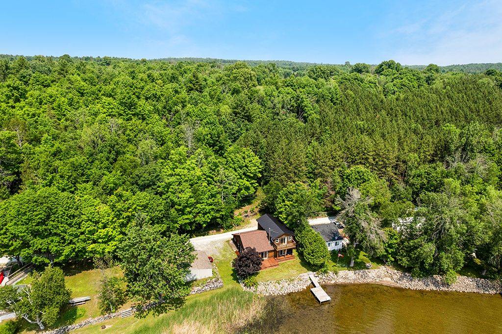 Lanark Highlands, ON K0G 1M0,185 Maple Hollow DR