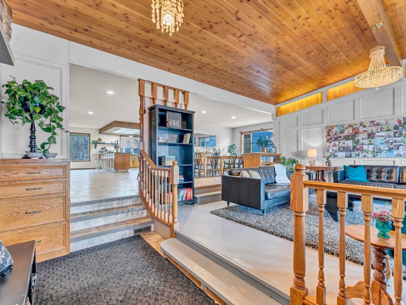 Medicine Hat, AB T1B 3K6,13 Calder GN SE