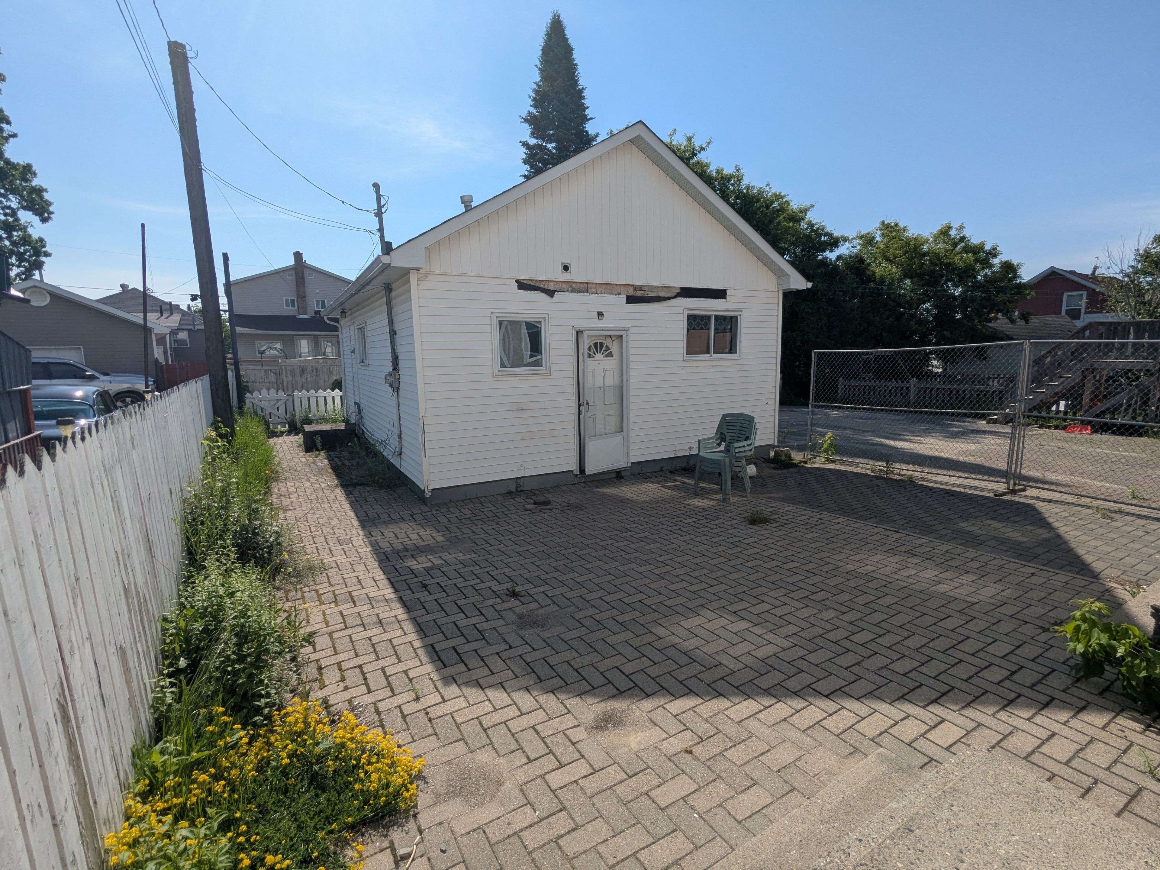 Timmins, ON P4N 2B3,288 Birch ST S