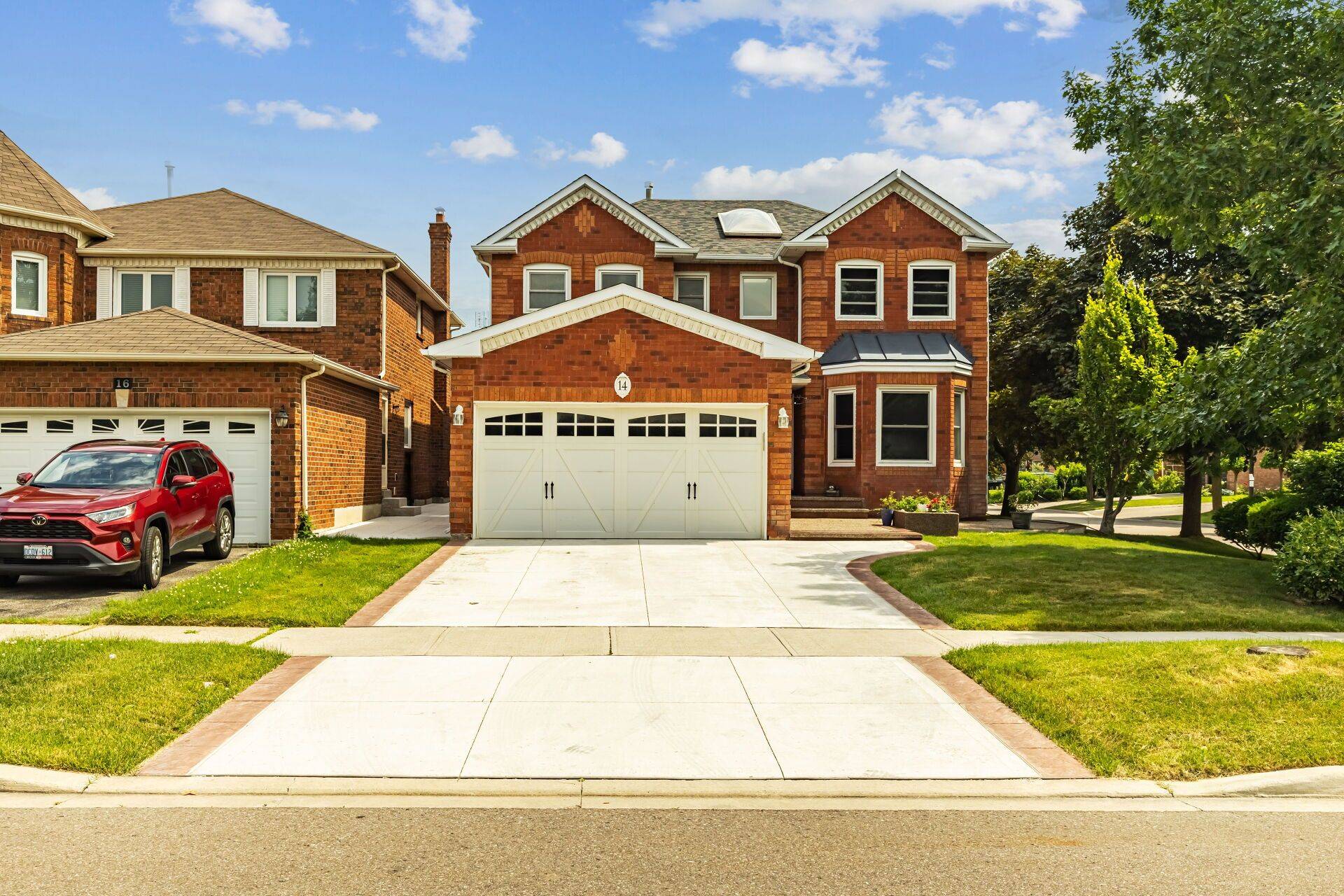 Brampton, ON L6W 4M3,14 Halldorson TRL