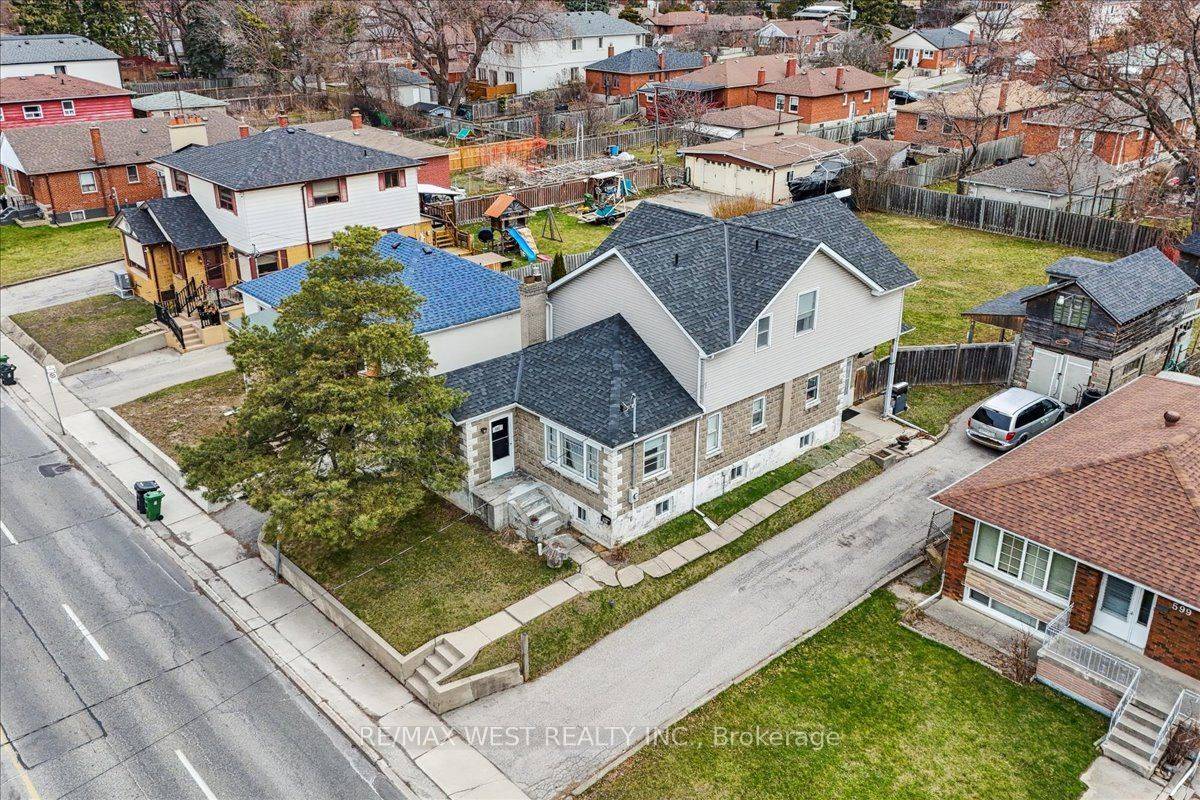 Toronto E04, ON M1L 3H1,601 Pharmacy AVE