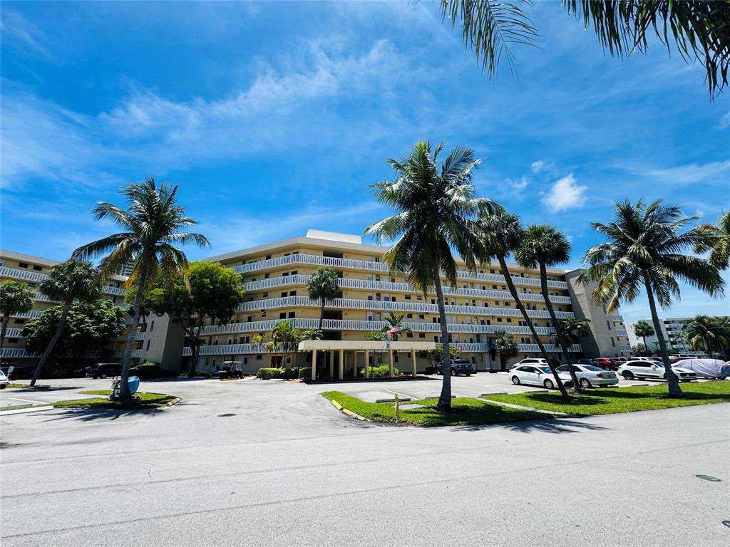 Aventura, FL 33160,2930 Point East Dr #E-403