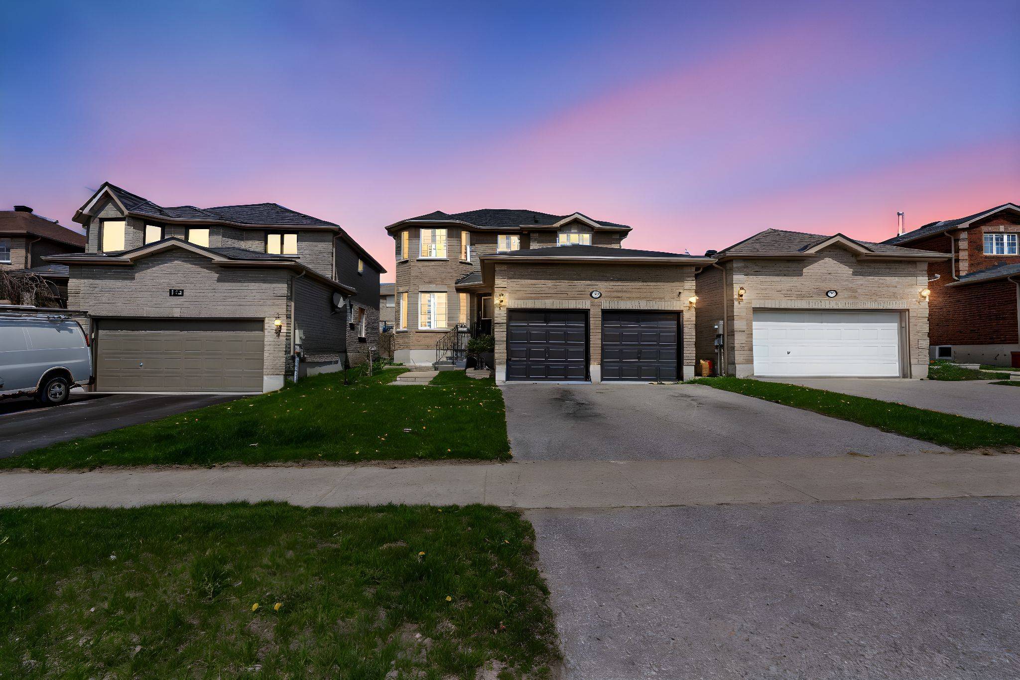 Barrie, ON L4N 0W1,176 Dean AVE
