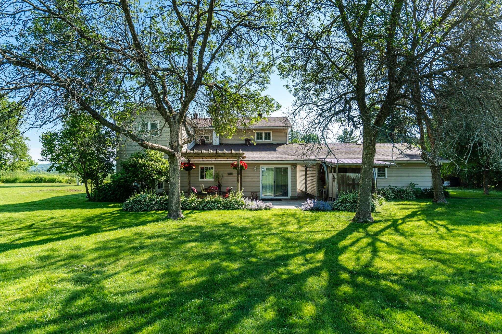 Oro-medonte, ON L0K 1E0,8 Thatcher PL