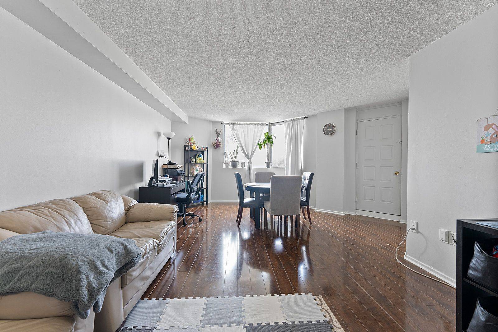 Toronto W10, ON M9W 6A7,238 Albion RD #207