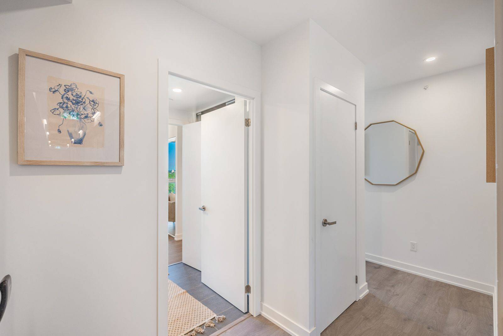 Burlington, ON L7R 0G9,370 Martha ST #1203