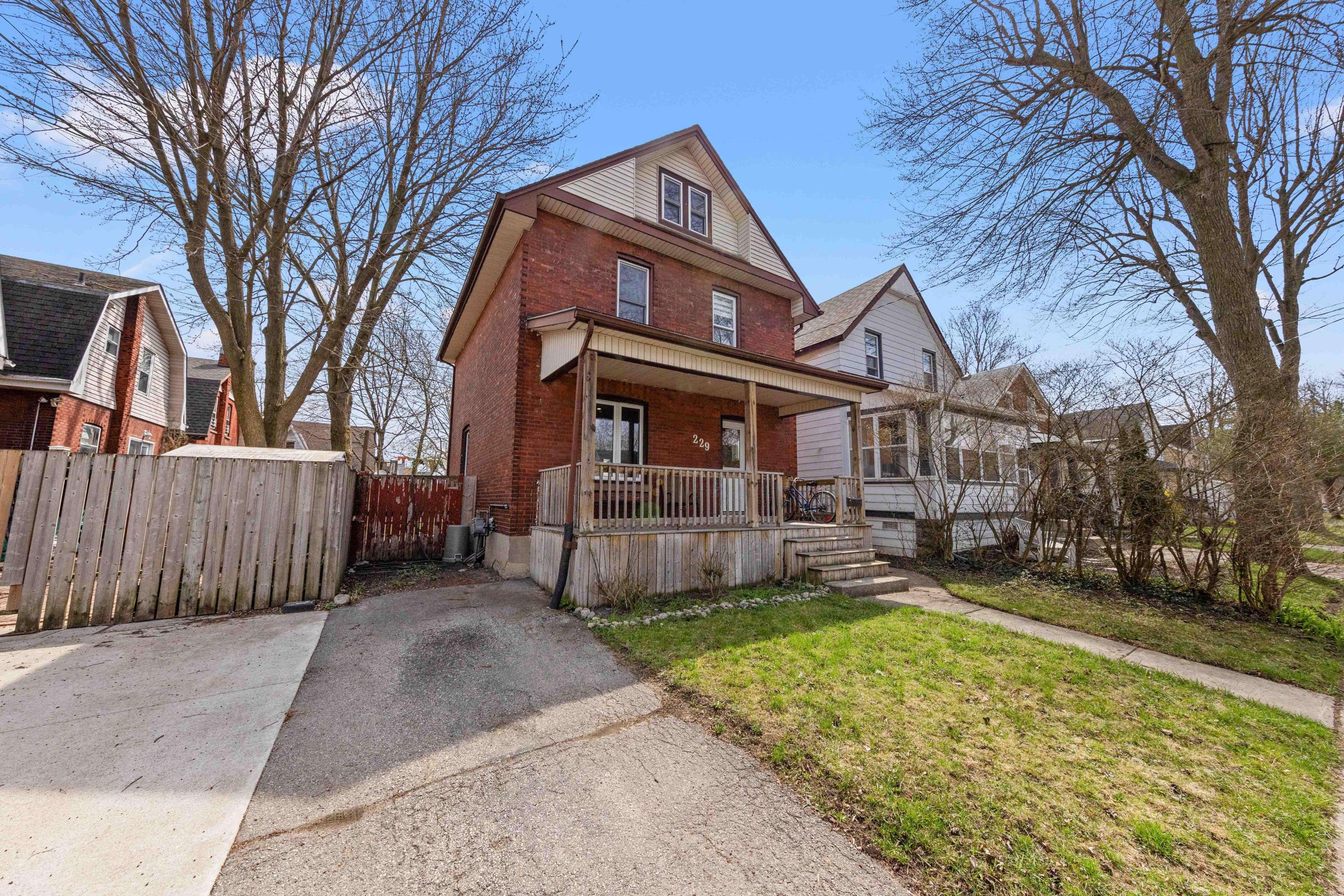 Stratford, ON N5A 4G1,229 Nile ST