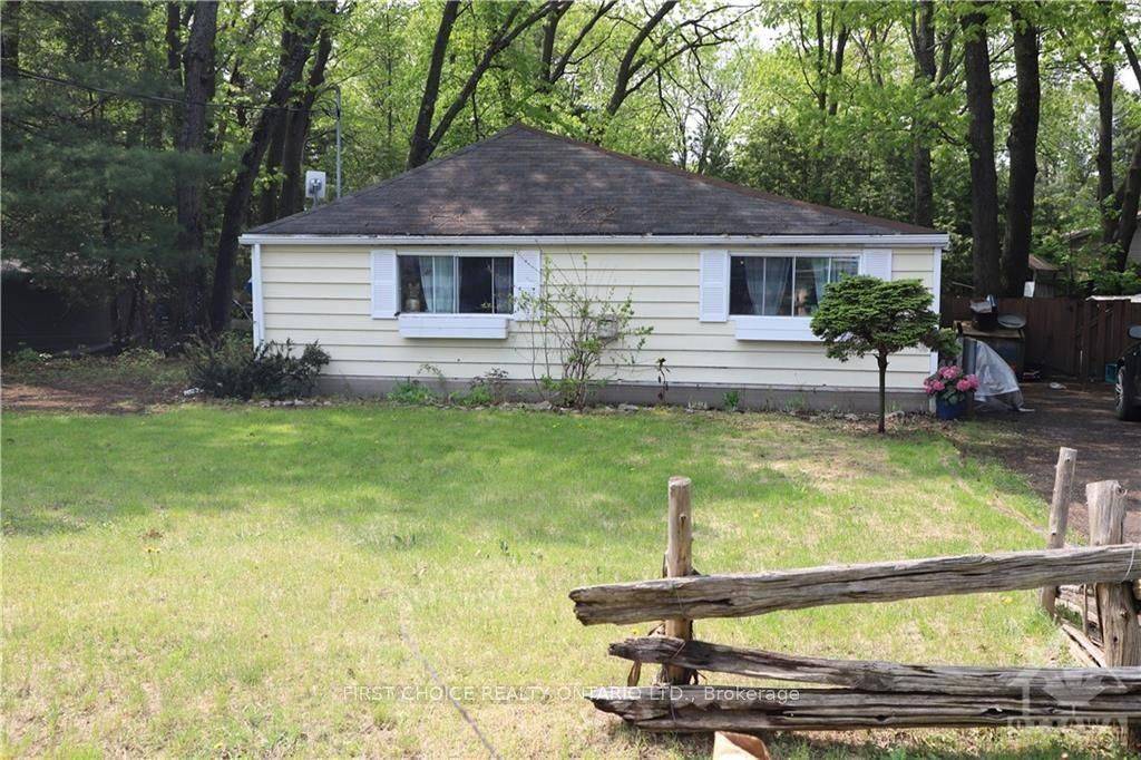 Constance Bay - Dunrobin - Kilmaurs - Woodlawn, ON K0A 3M0,397 Bayview DR
