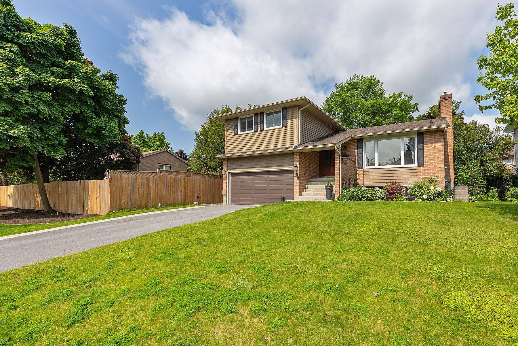 Kingston, ON K7P 1P2,1059 Pembridge CRES