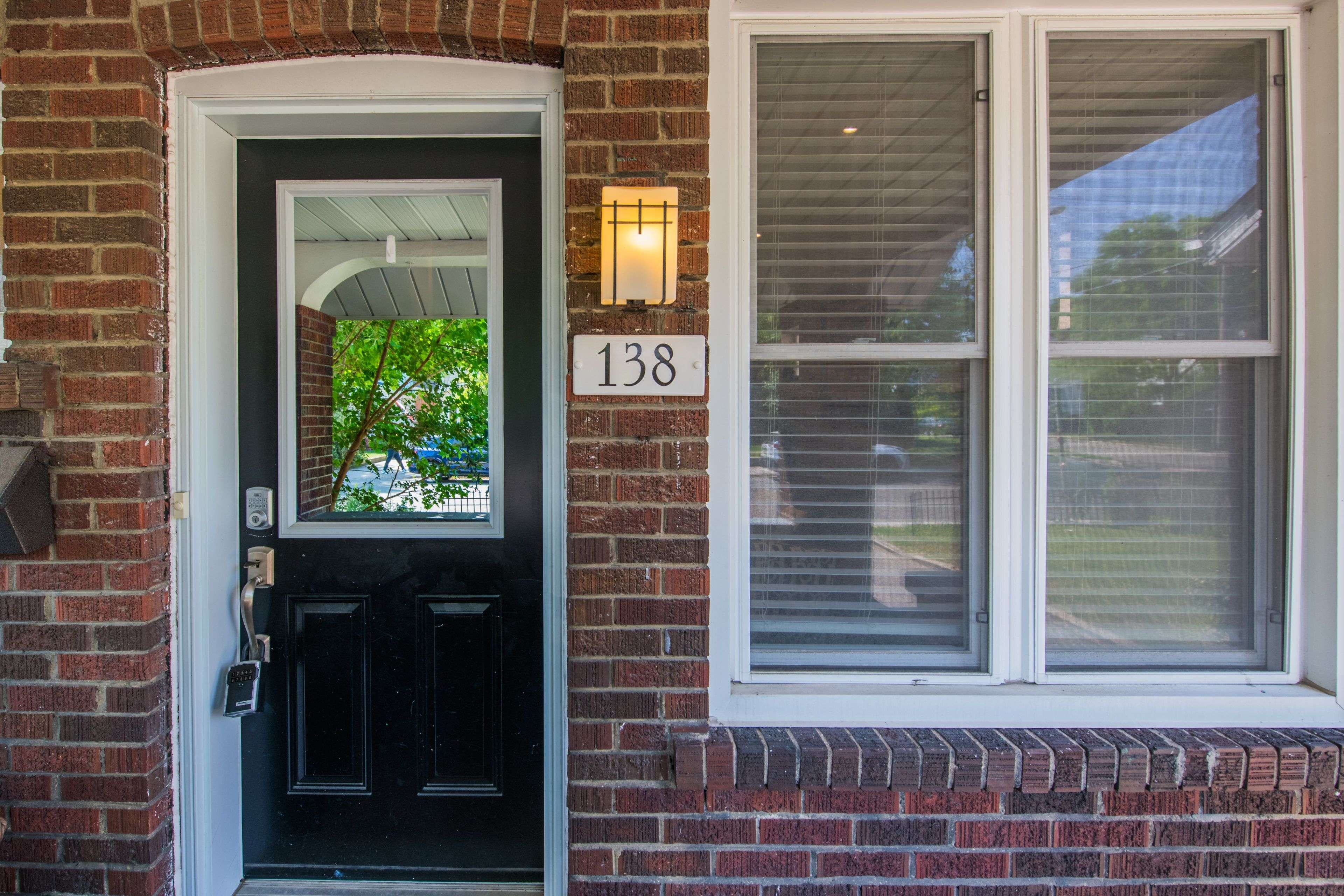 Toronto E03, ON M4C 3Y8,138 Woodmount AVE