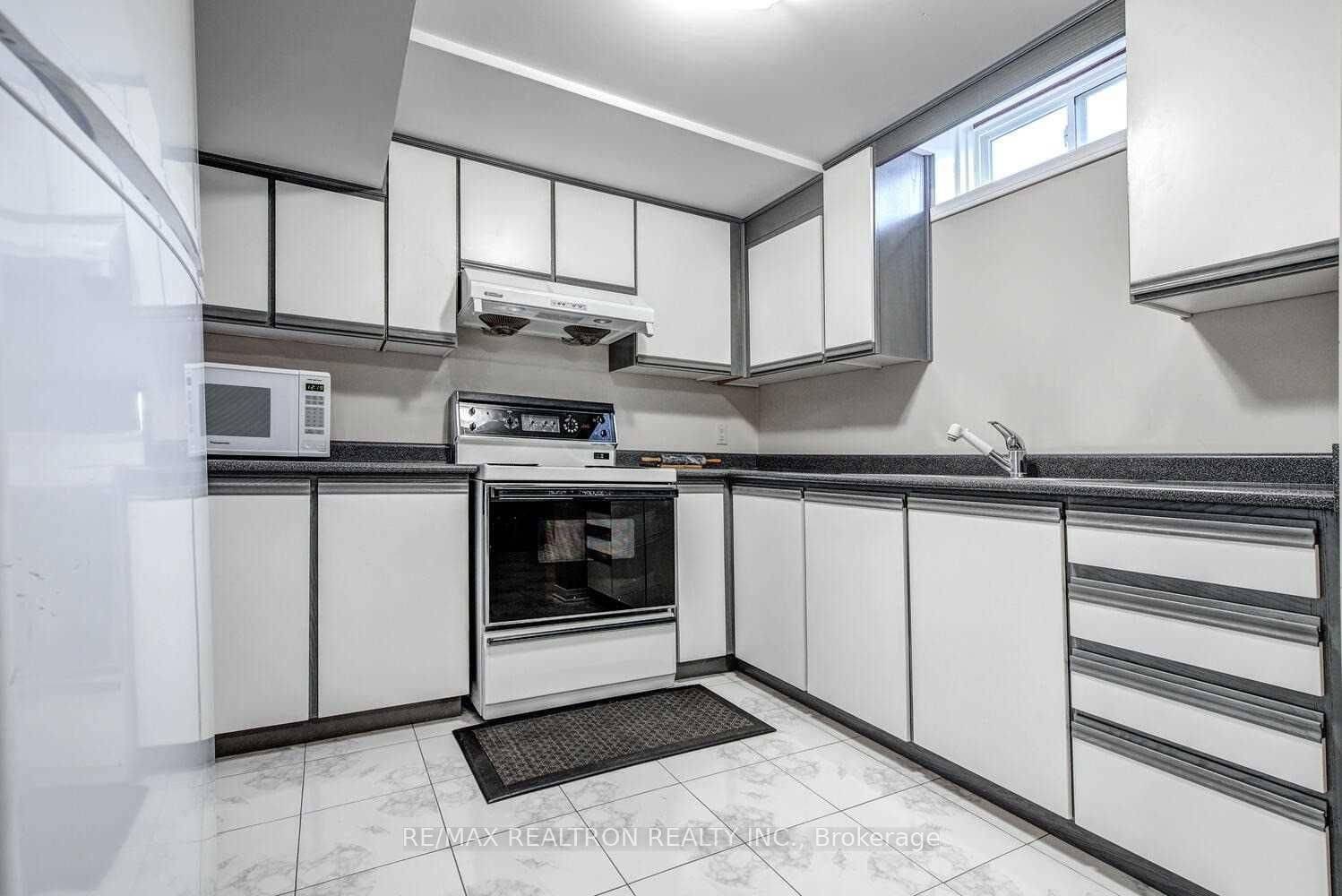 Vaughan, ON L6A 1H6,155 Barrhill RD #BSMT