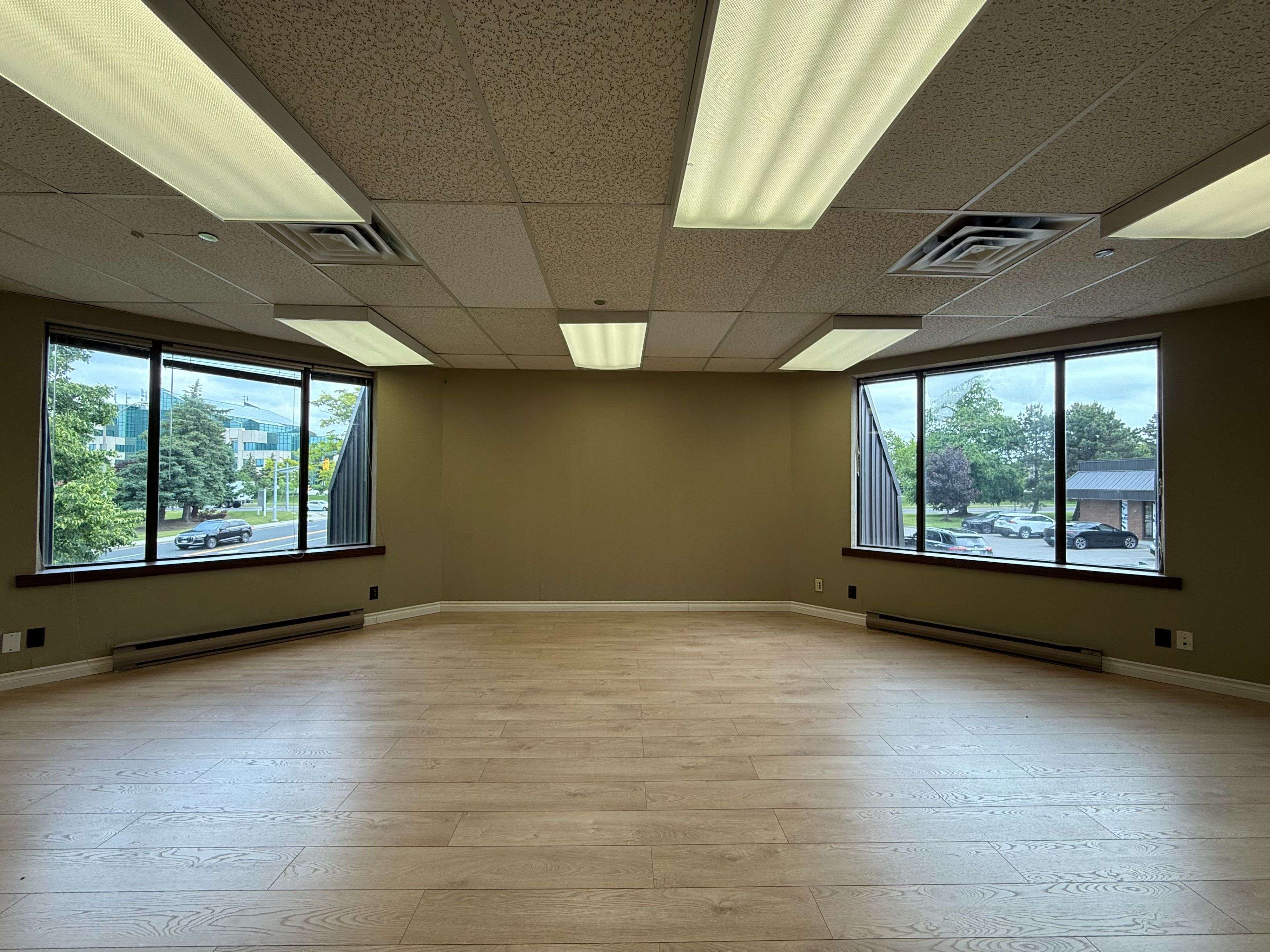 Markham, ON L3R 2Z6,1001 Denison ST #201