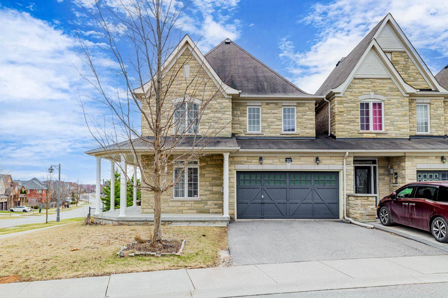 Richmond Hill, ON L4E 0E5,450 Worthington AVE #32