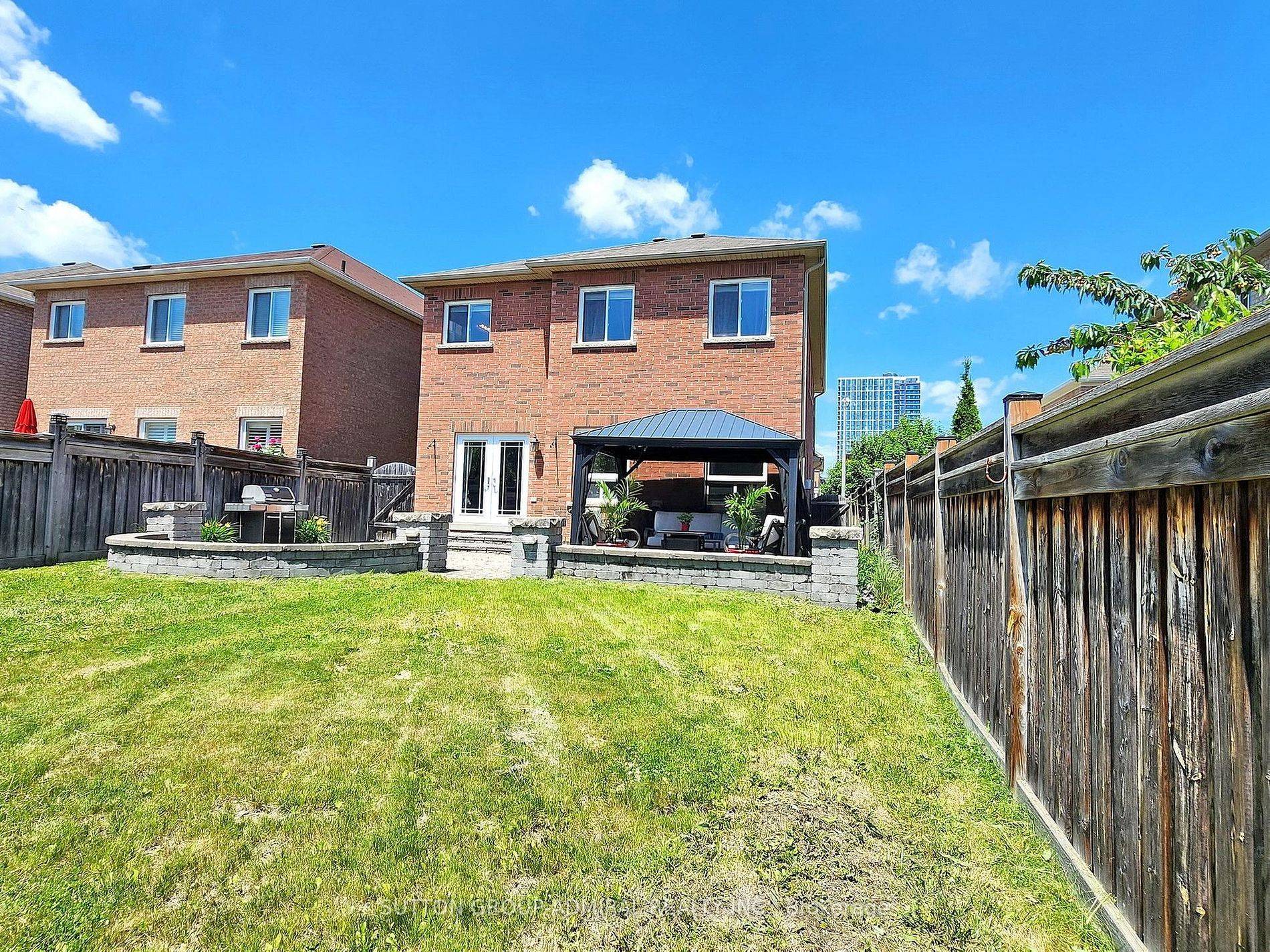 Brampton, ON L6X 0R5,13 Fallgate DR