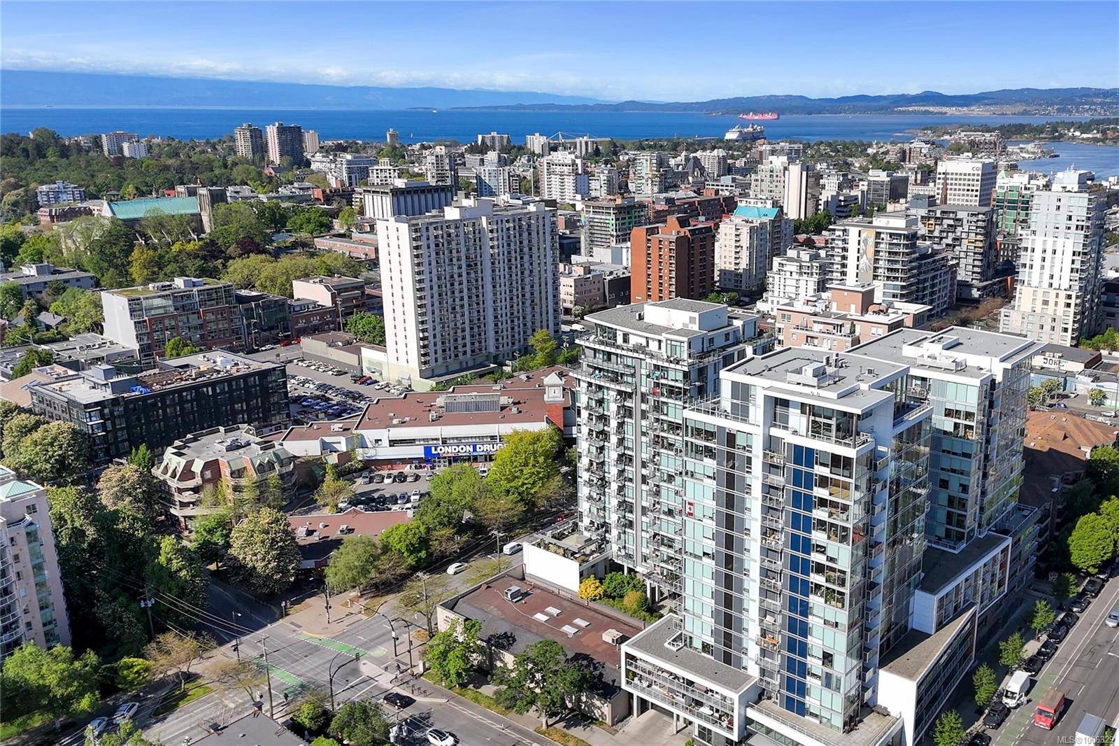 Victoria, BC V8V 0E3,989 Johnson St #213