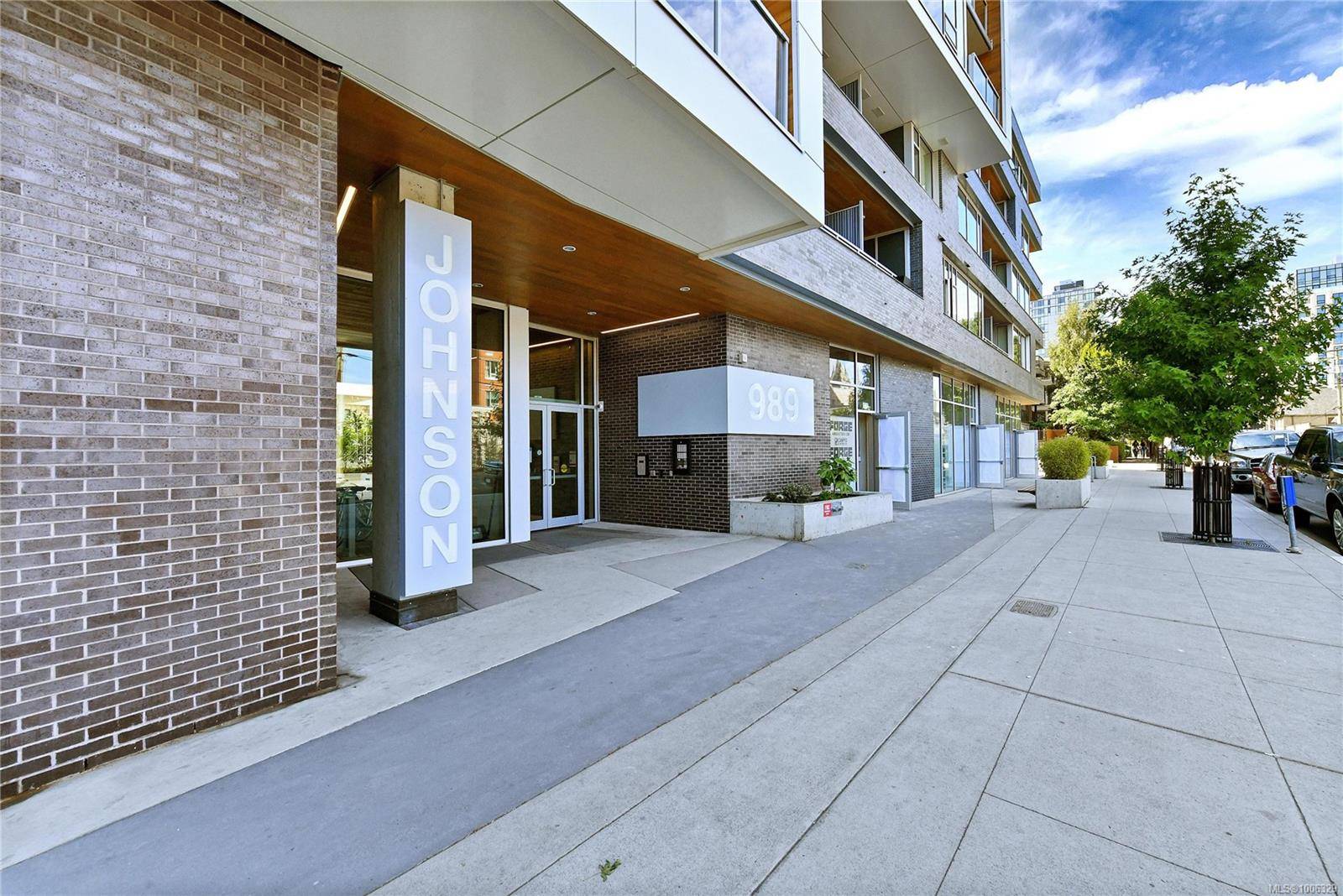 Victoria, BC V8V 0E3,989 Johnson St #213