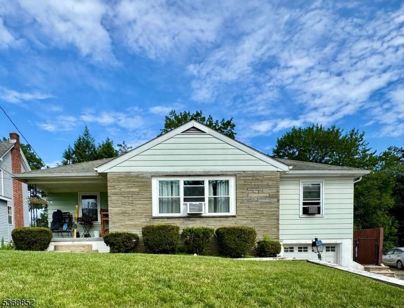 Newton Town, NJ 07860,8 Orchard St