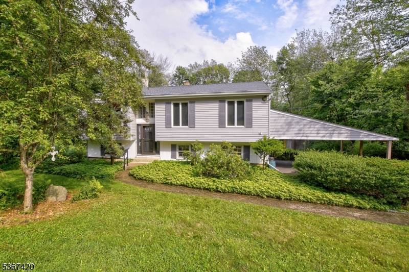 Mount Olive Twp., NJ 07828,13 Chickadee Rd