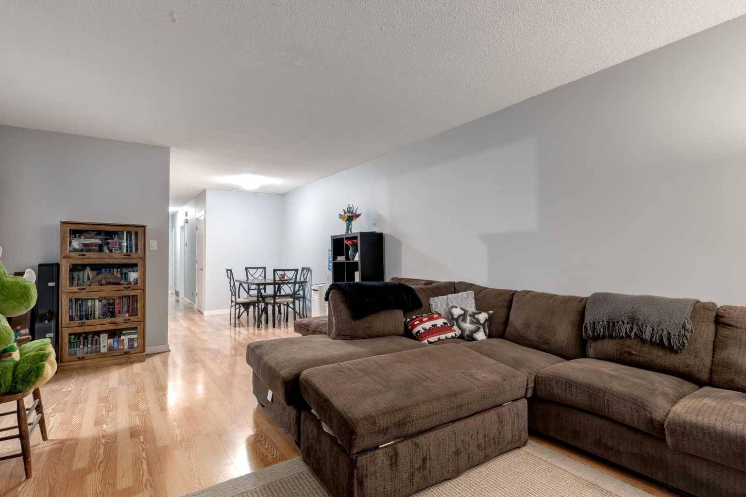 Calgary, AB T2C 0Y5,7246 24 ST SE