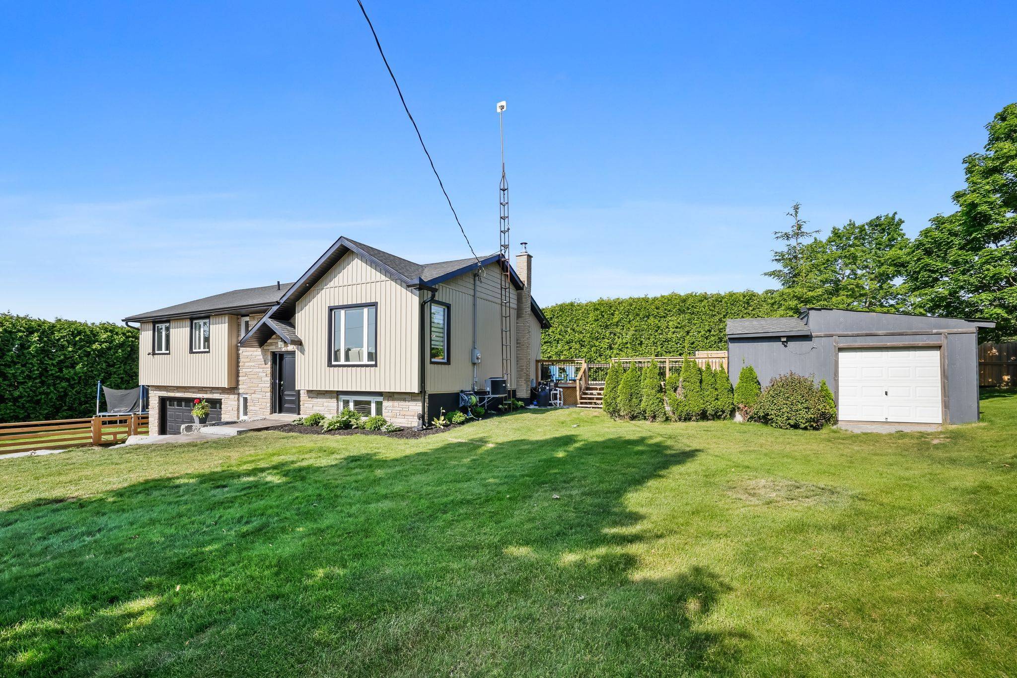 Clarington, ON L1C 6V5,9003 Longsault RD