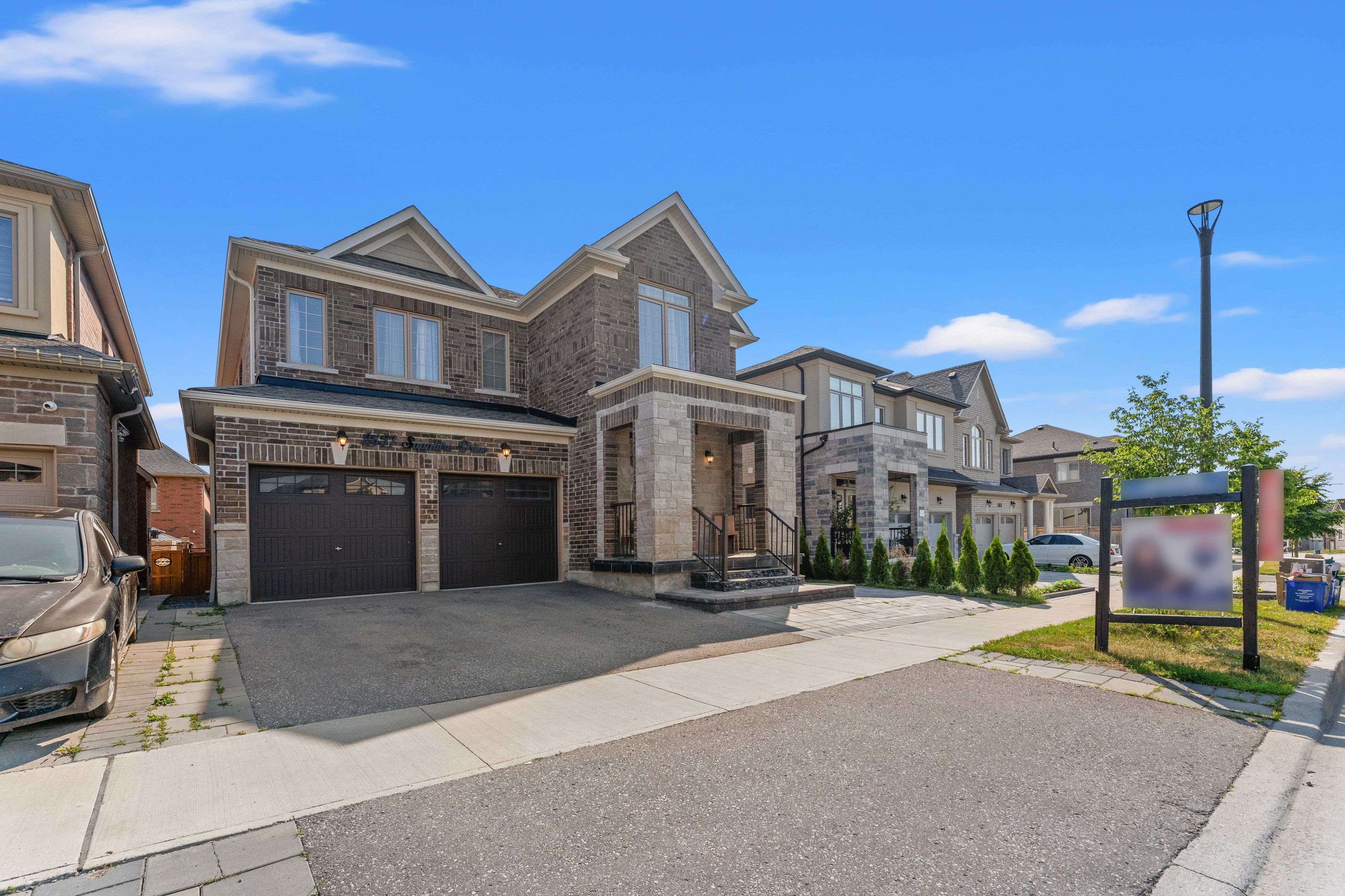 Pickering, ON L1X 0G6,2657 Sapphire DR