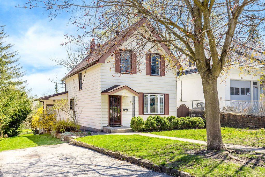 Orillia, ON L3V 2A4,93 Jarvis ST