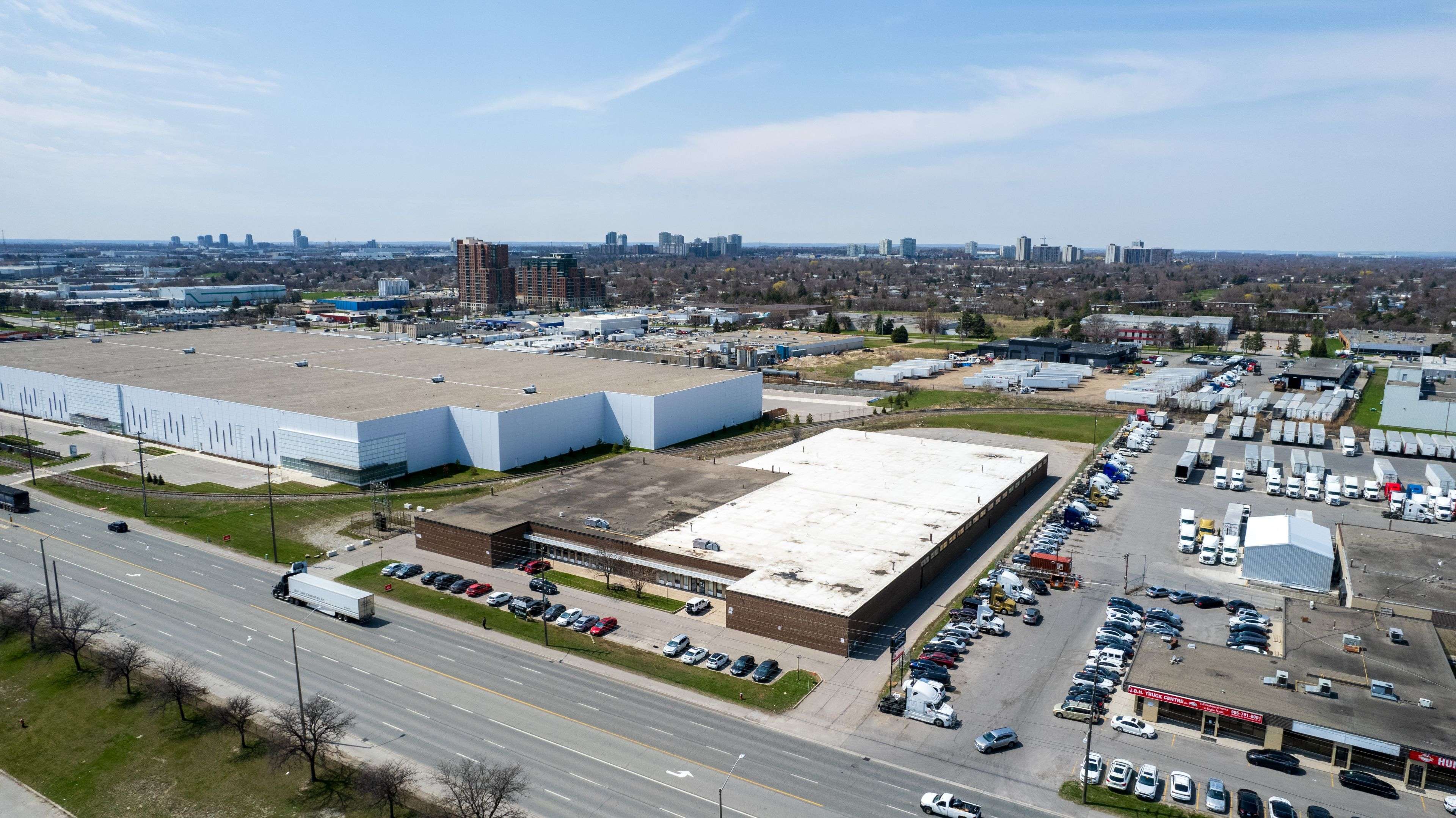 Brampton, ON L6T 1A7,1810 Steeles AVE E