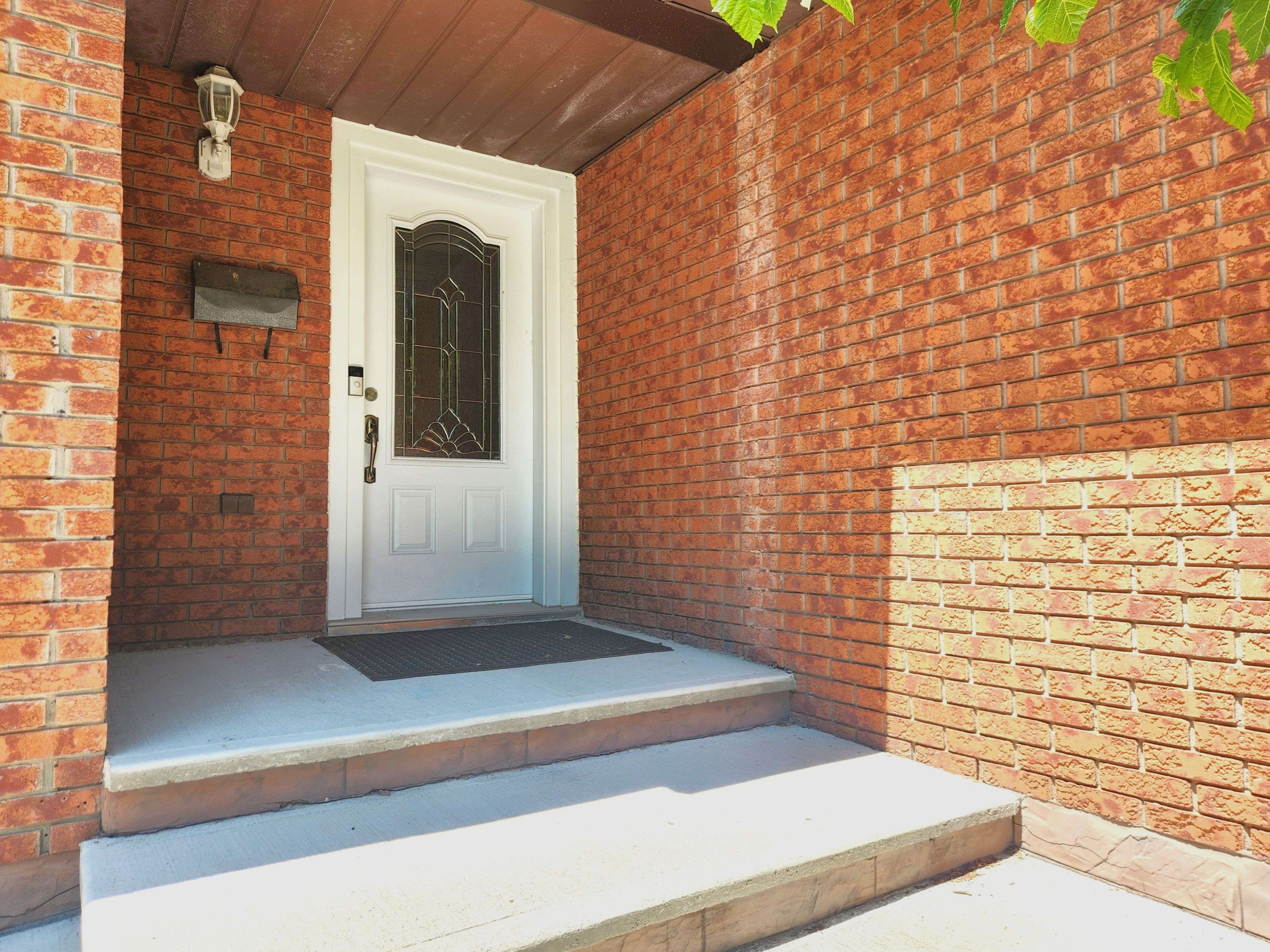 Hamilton, ON L8J 1T6,229 Athenia DR