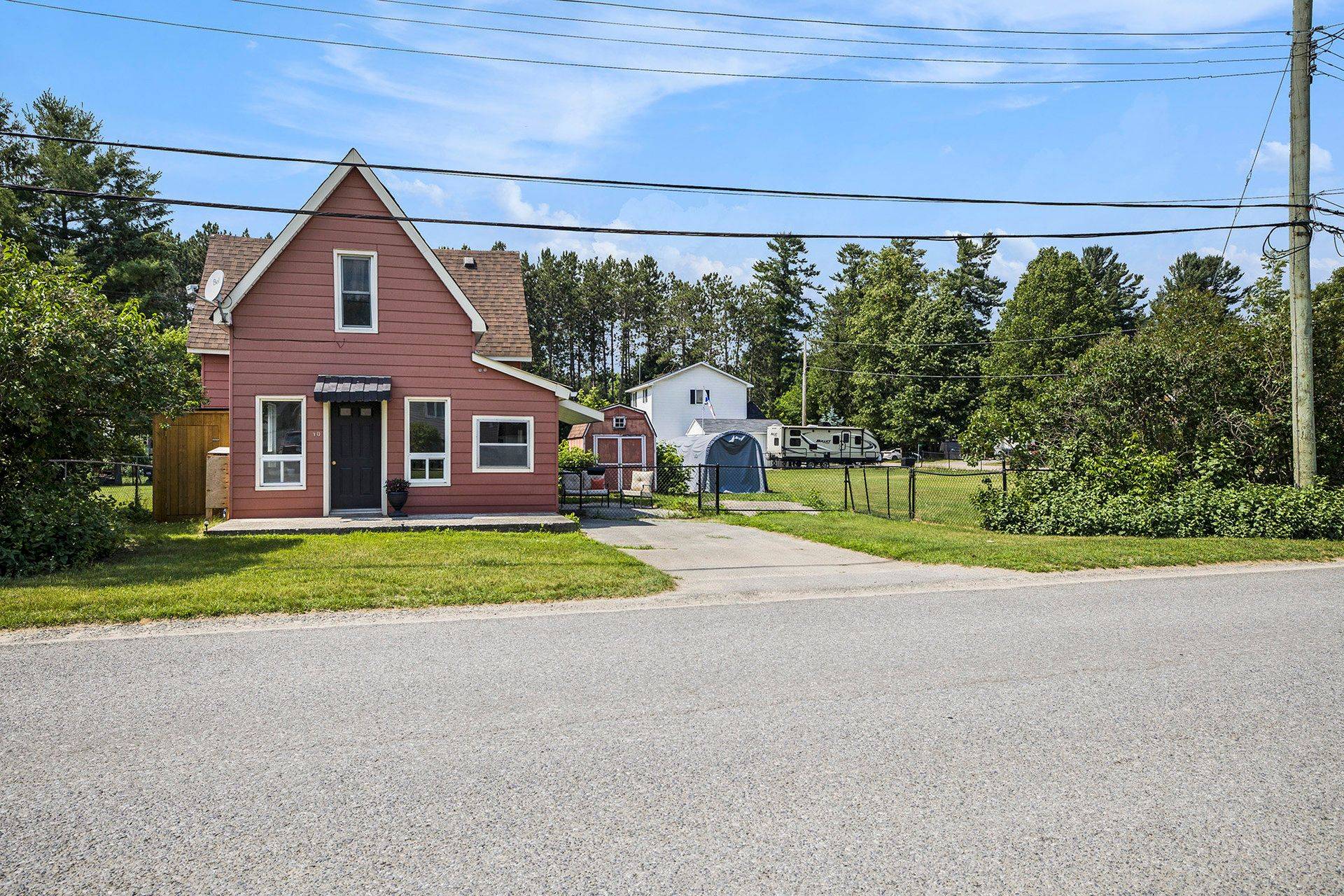 Mcnab/braeside, ON K7S 3G2,10 Neilson ST