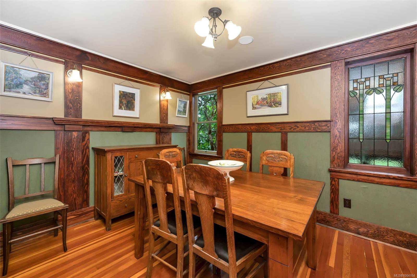 Victoria, BC V8S 1P1,1329 Carnsew St
