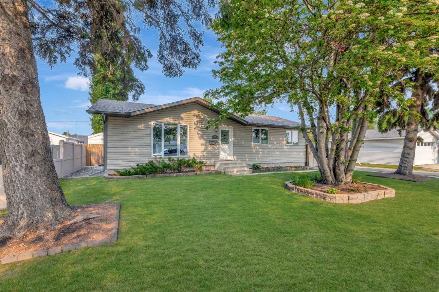 Lloydminster, SK S9V 1A1,3706 49 AVE
