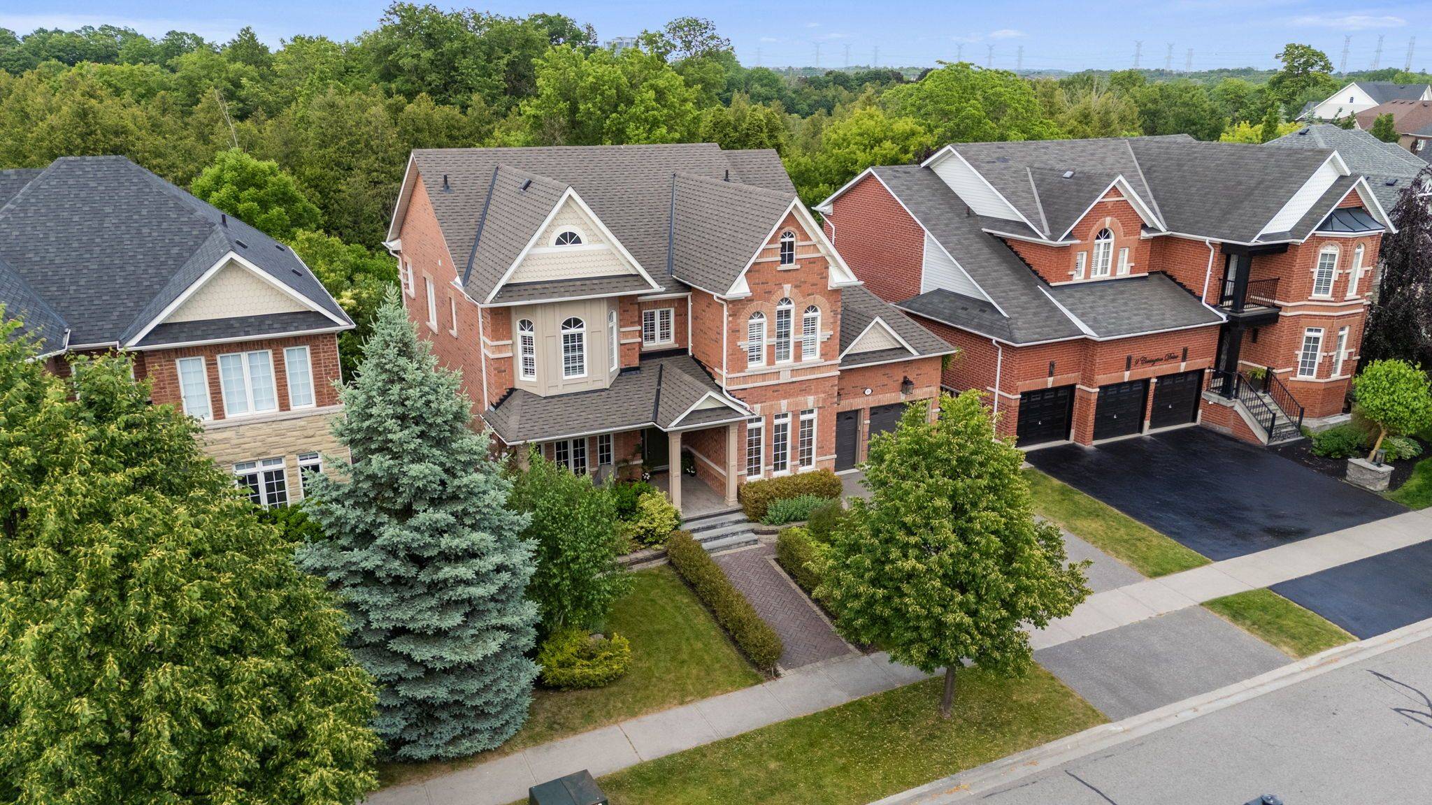 Whitby, ON L1M 2K6,11 Covington DR