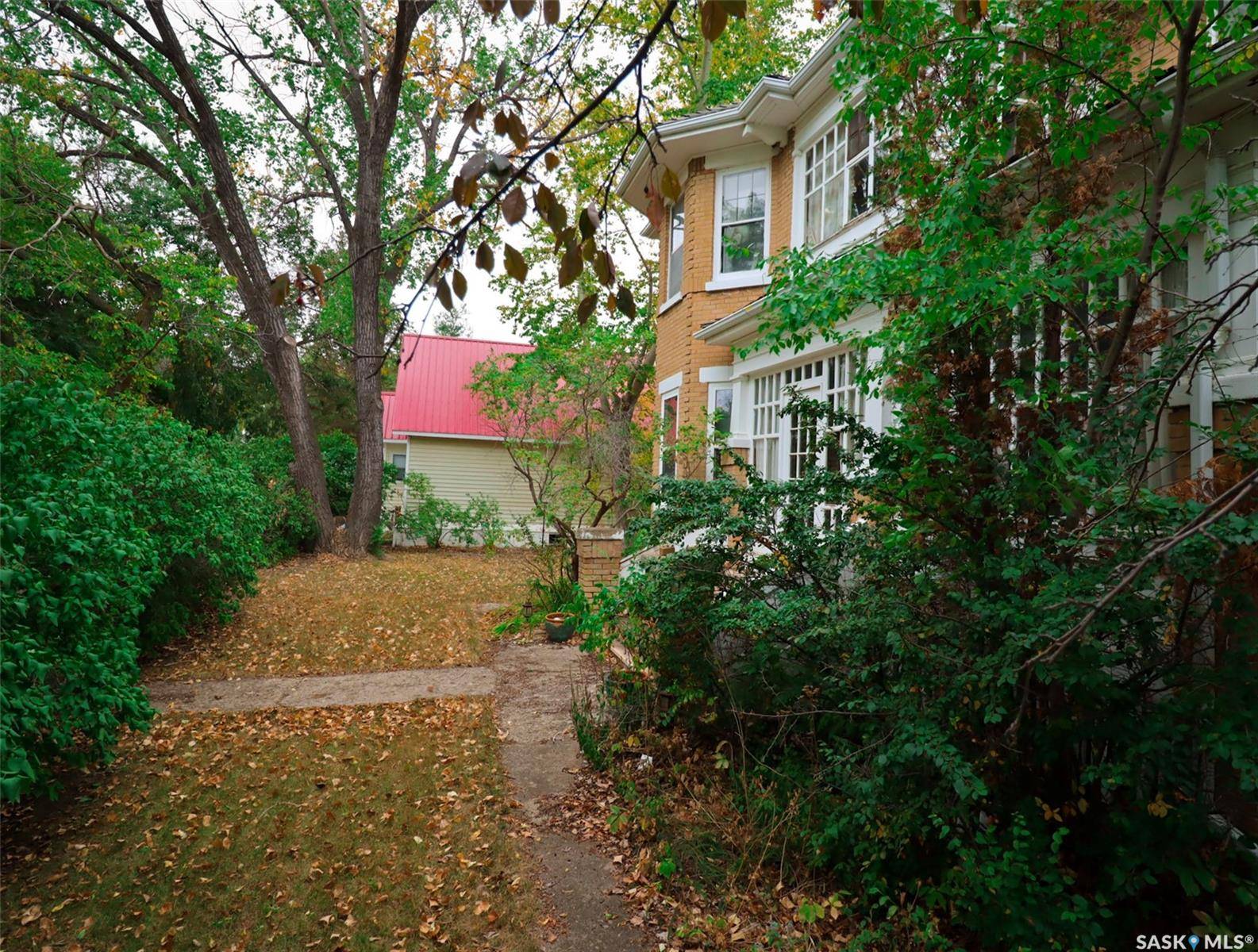 Ponteix, SK S0N 1Z0,200 1st STREET W
