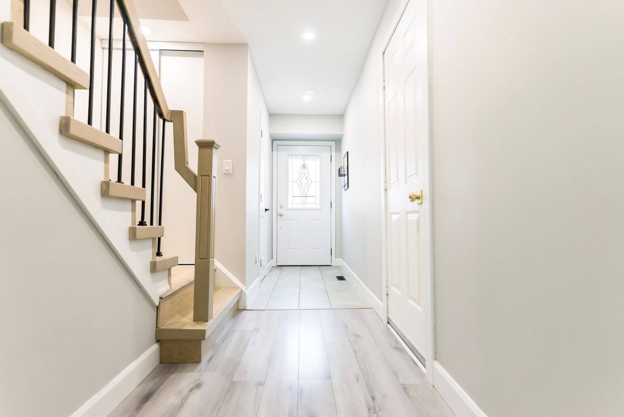 Mississauga, ON L4W 2S8,2120 Rathburn RD #102
