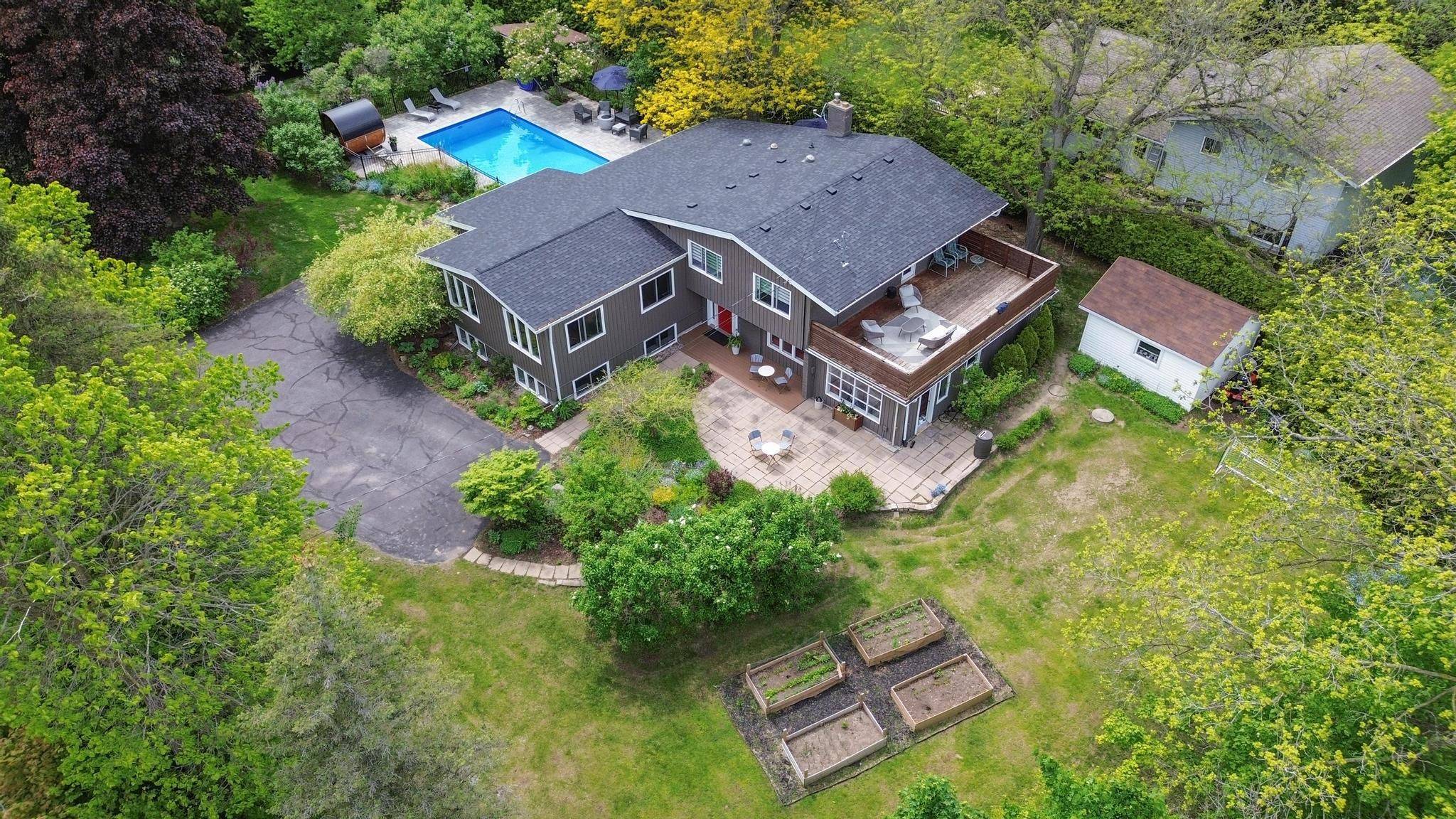 Halton Hills, ON L7G 2W5,15 Credit ST