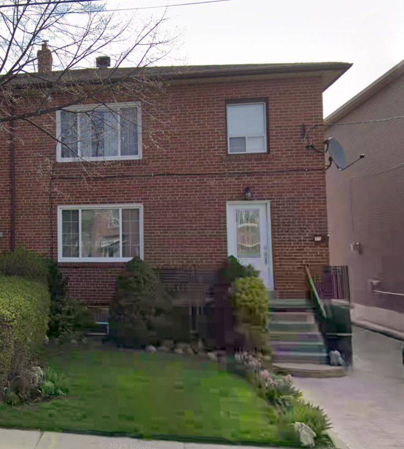 Toronto W06, ON M8W 3Z9,21 Connorvale AVE